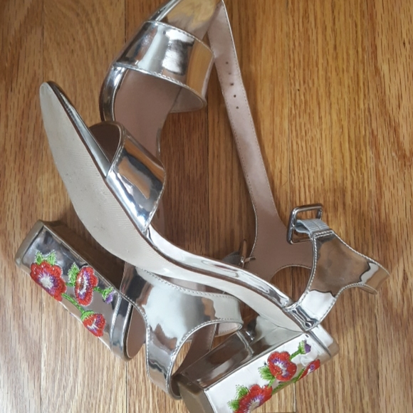 Madden Girl Shoes Madden Girl Silver Sandals Poshmark